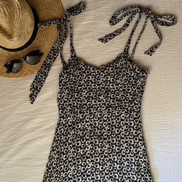 LuLu’s B&W Floral Mini Dress - tie straps - ruffle hem - Size XS - Picture 6 of 10